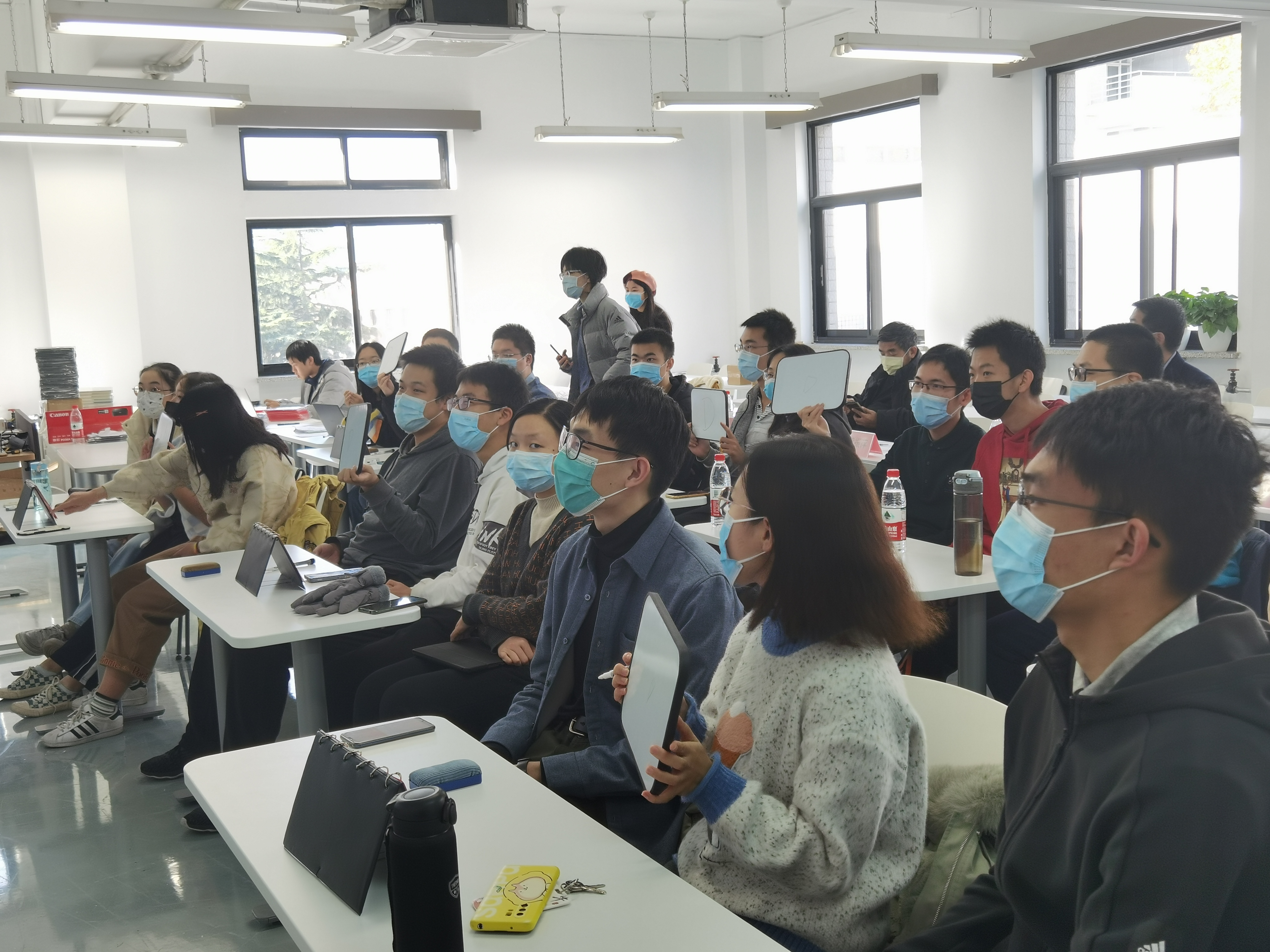 《20211121-红烛新火 | mk手机注册第二十三届大学生人文知识竞赛圆满落幕-文素基地-竞赛现场》.jpg