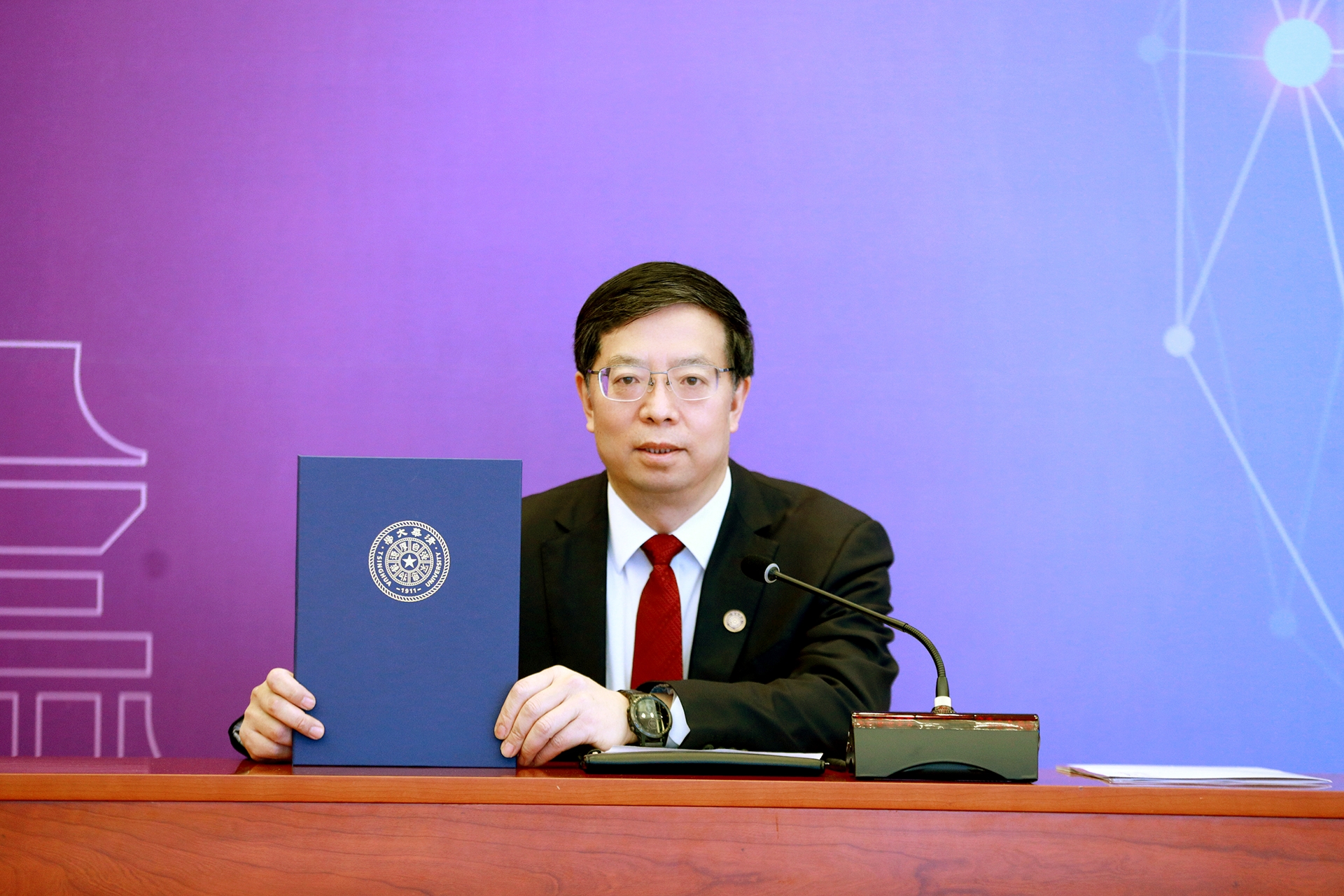 20220204-阿根廷总统阿尔韦托·费尔南德斯mk手机注册名誉教授聘任仪式-常志东-双方在线合影-校长jpeg