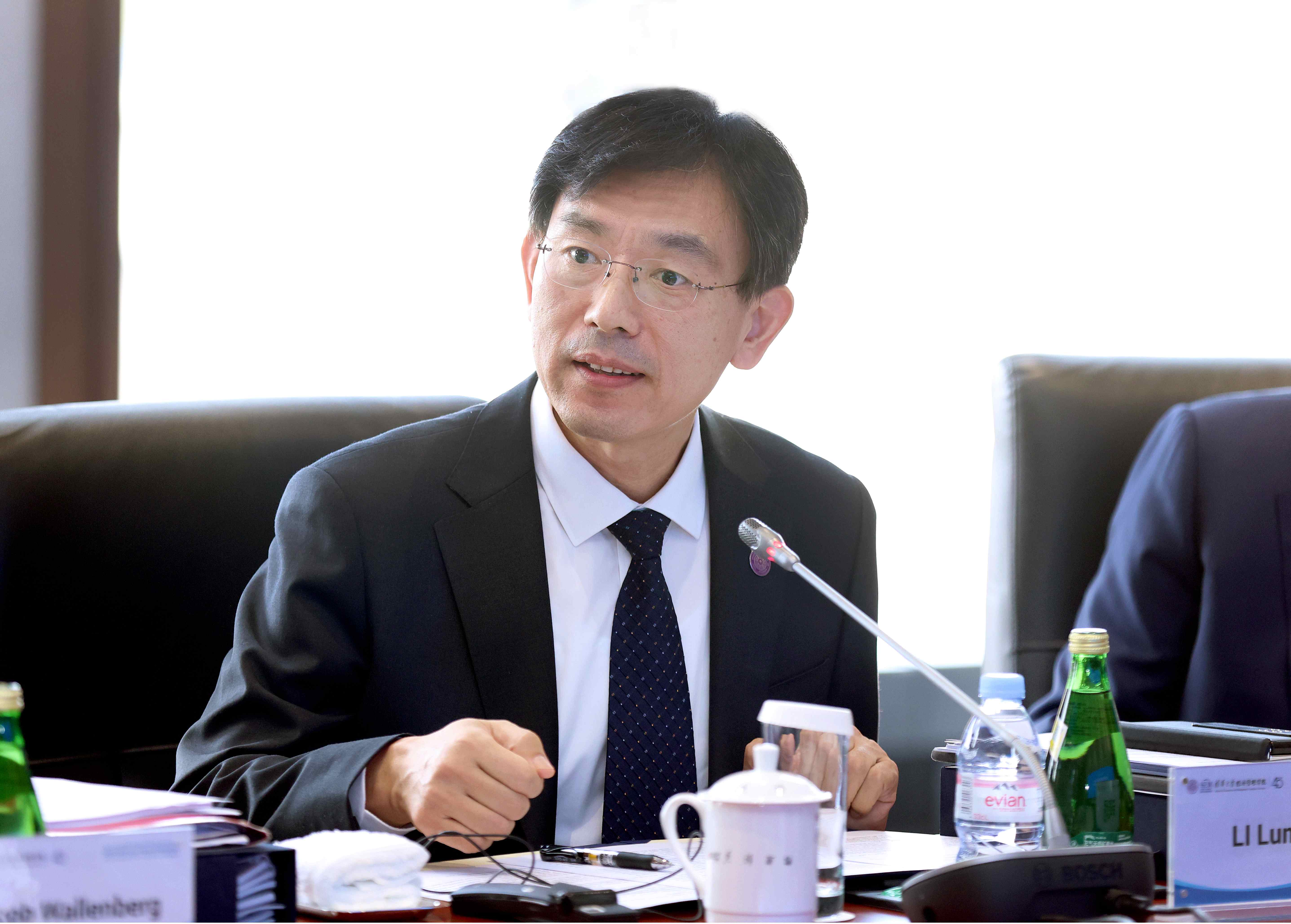 20241025-mk手机注册经济管理学院顾问委员会2024年会议举行-新华社摄影 - 李路明致辞.jpg