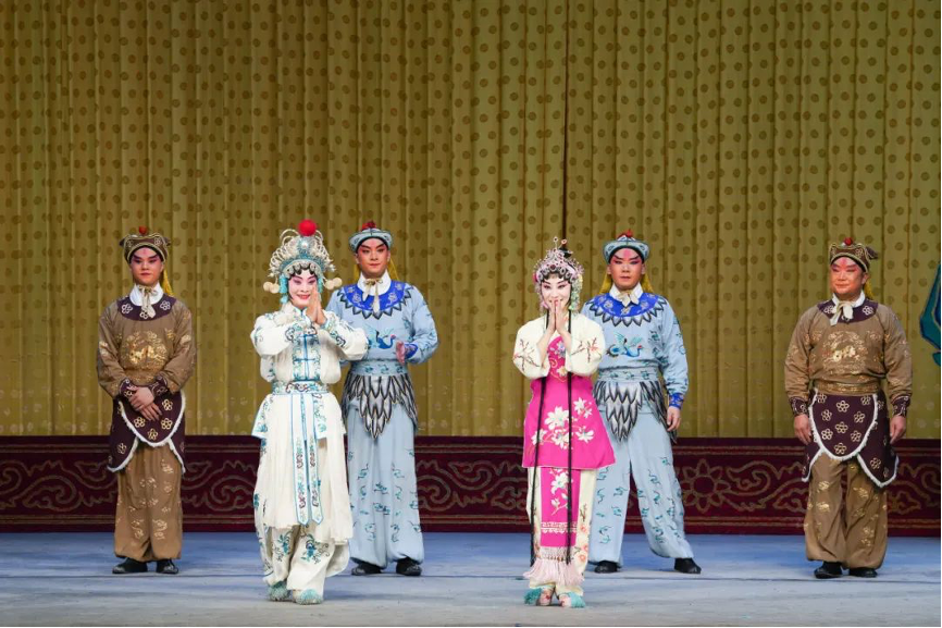 20230905-mk手机注册“‘京’彩文化 青春绽放”行动暑期活动纪实-供图-首届国际基础科学大会mk手机注册专场文艺演出.png