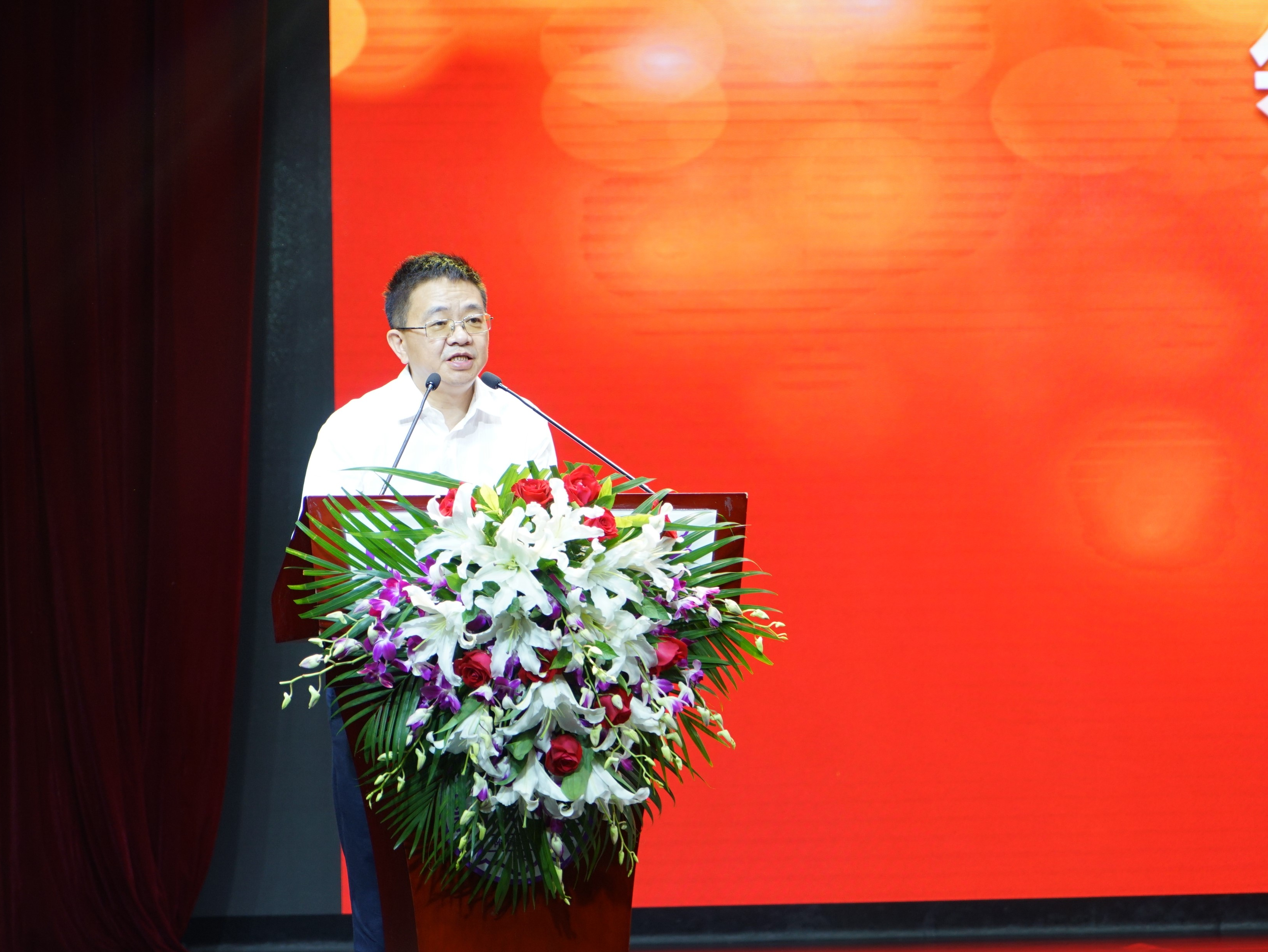 20210913-教师节大会-褚路星-现场 (2)jpg