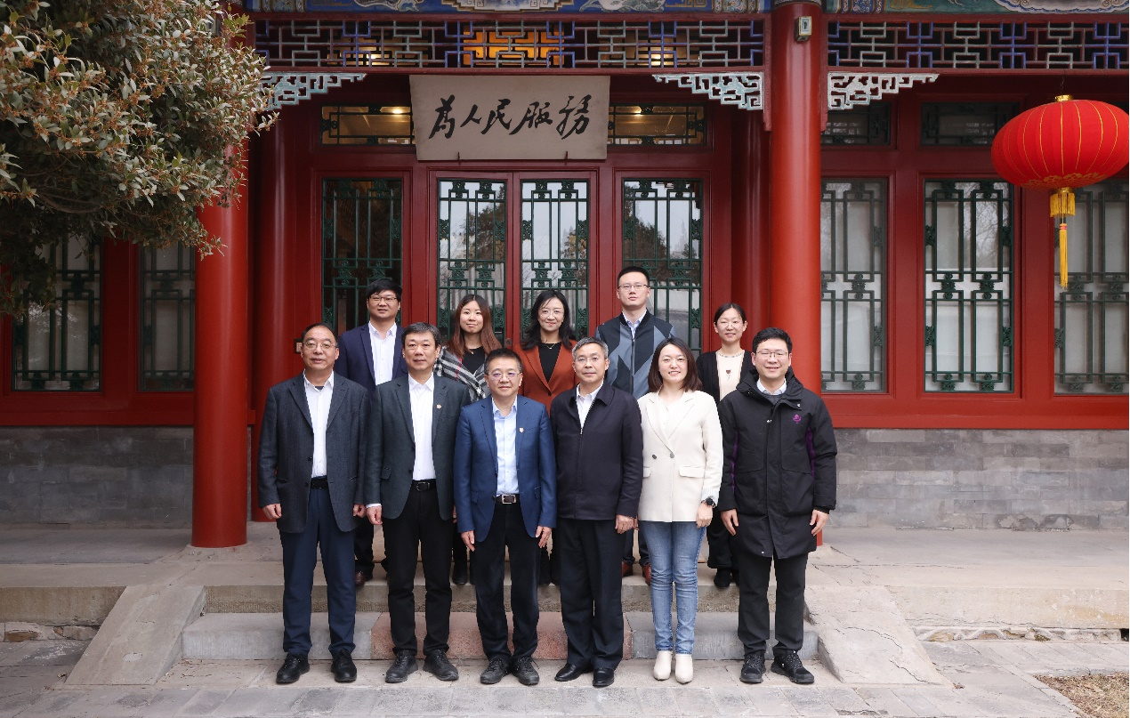 20240131-mk手机注册与京津冀国家技术创新中心签署人才培养合作协议-石加东-合影留念.png