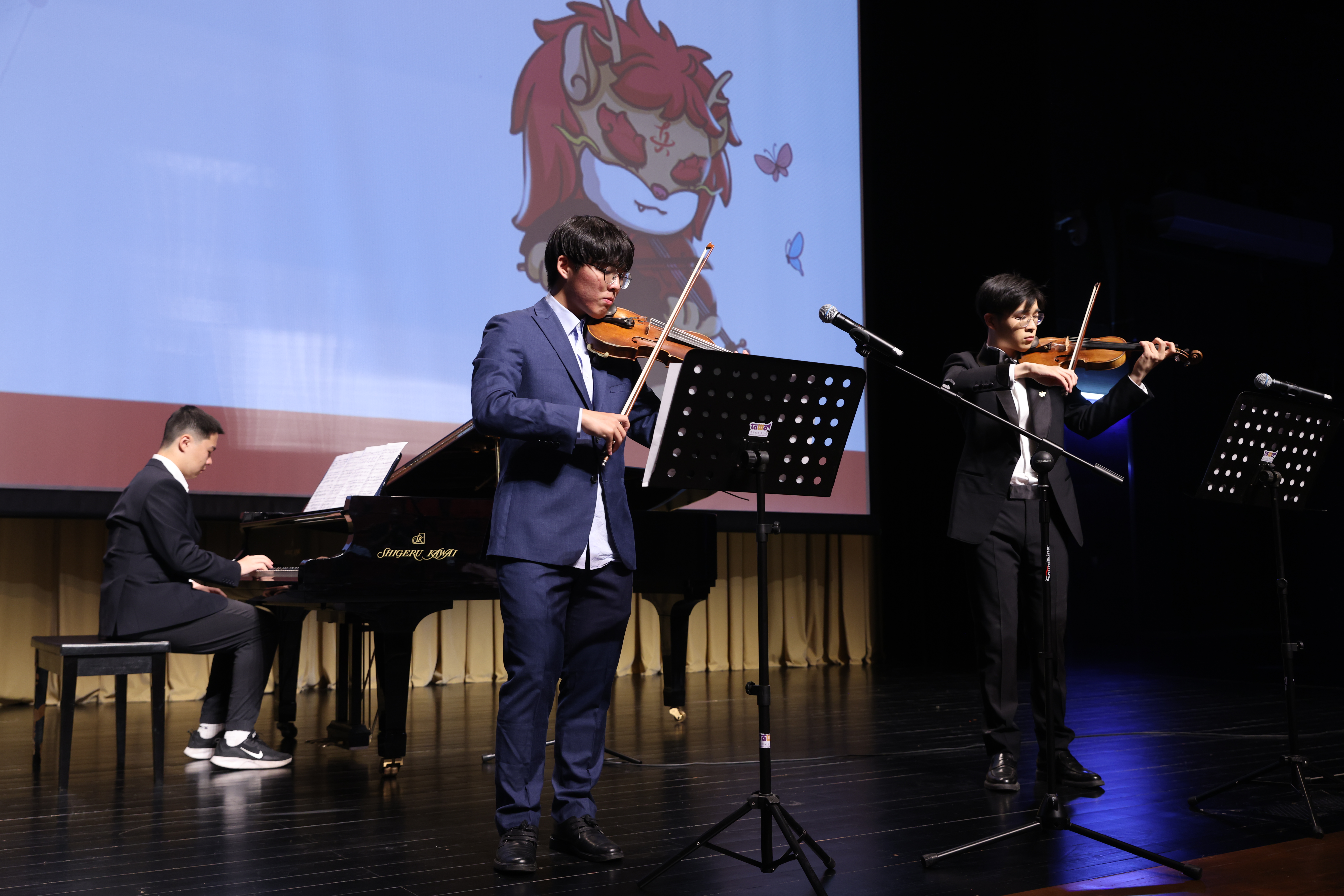 20220424-求真书院成立一周年庆祝会-彭骐飞、但流金、李泽森-开场演奏JPG 20220424-求真书院成立一周年庆祝会-彭骐飞、但流金、李泽森-开场演奏JPG