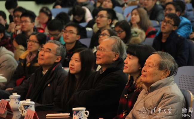 郑洪教授老友杨振宁(右一)??聂华桐(右三)出席本次活???副本.jpg